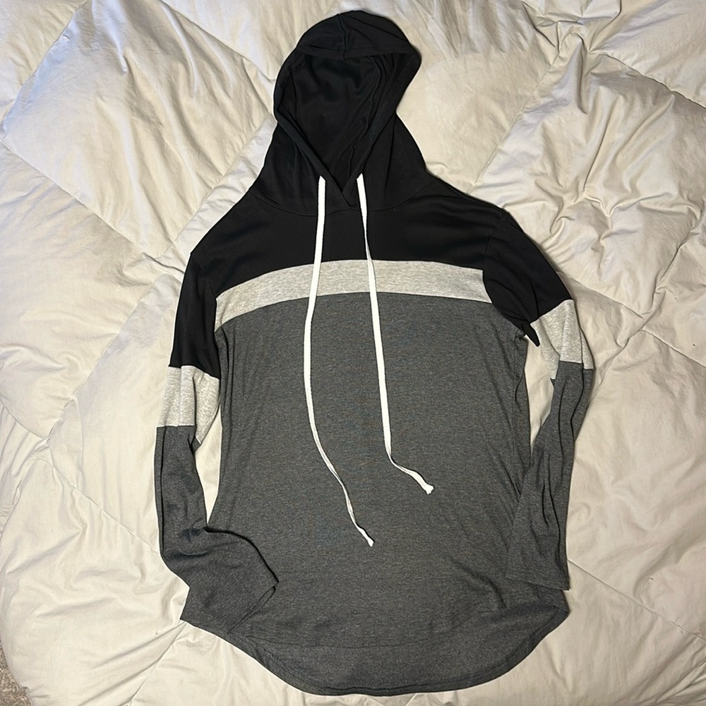 Worn a few time. Black and gray Tunic style lightweight long sleeve
